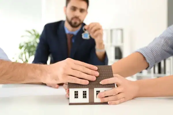 Couple arguing over property in divorce mediation Gloucester