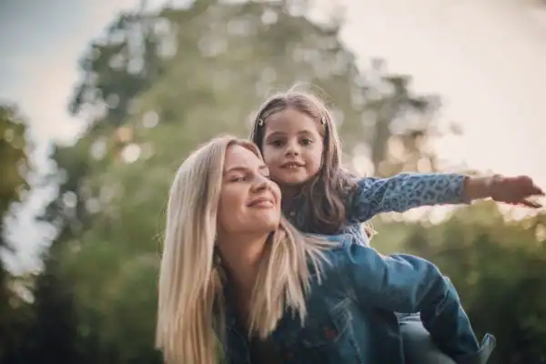 happy mum and daughter following mediation to resolve parental alienation Gloucester